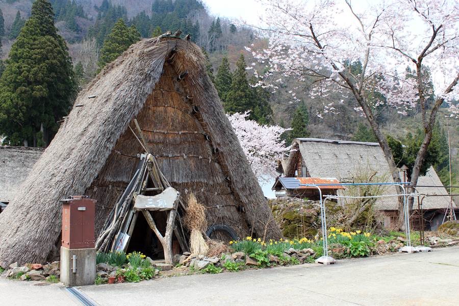 目前五箇山僅存的一棟原始合掌屋「三郎」