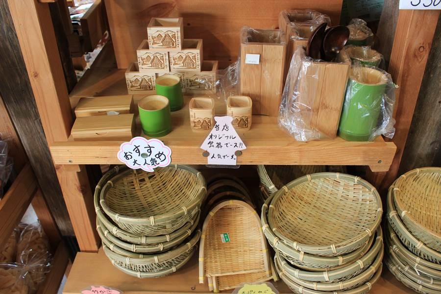 まつや特製的竹製餐具是當店的人氣商品