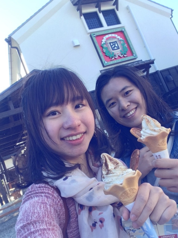 很適合拍照的岡崎B級美食，味噌霜淇淋!!! 原本以為這組合很神奇，但是吃起來竟然出乎意料得順口！推薦一定要試試看!!!