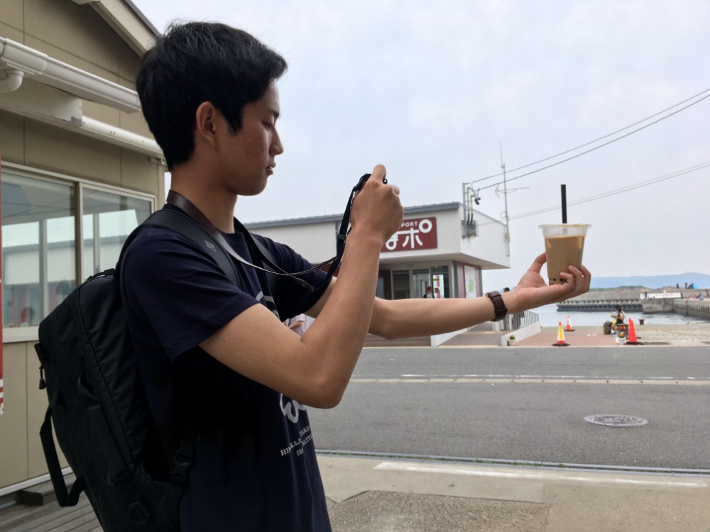 不輸台灣道地的珍珠烘焙奶茶當然也要拍照留戀。