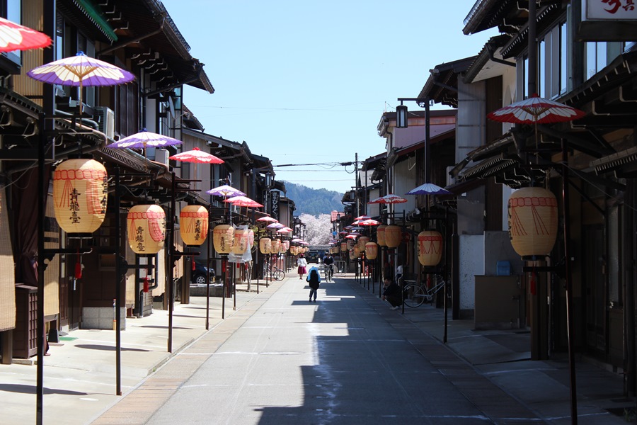 古川町內四處掛著美麗的祭典燈籠，滿溢祭典氛圍