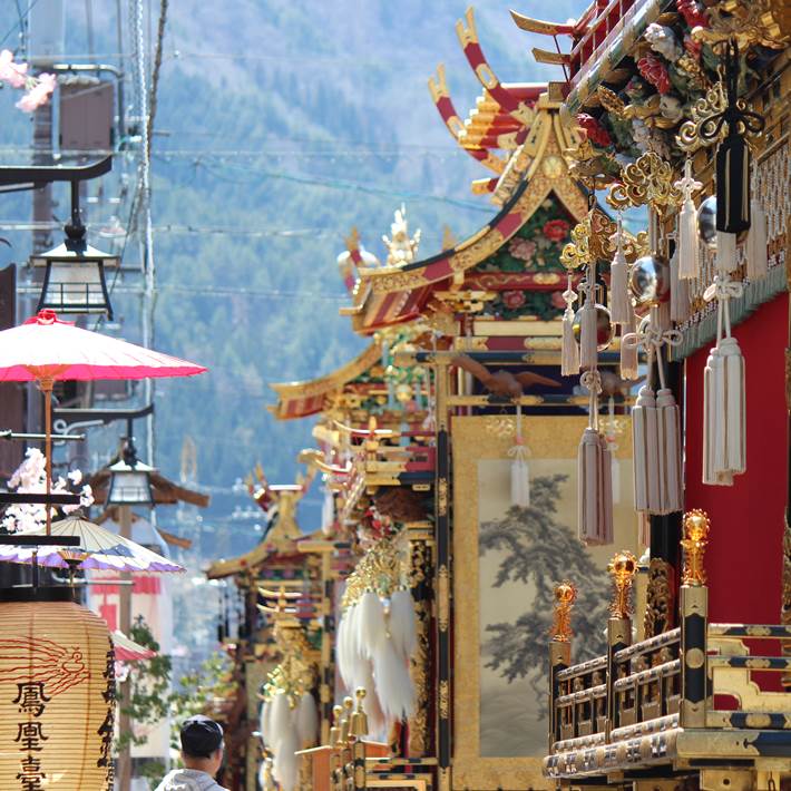 屋台、櫻花、起太鼓，好有趣的飛驒古川祭
