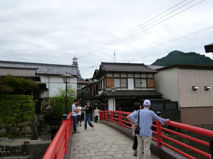 紅色小橋「清水橋」。