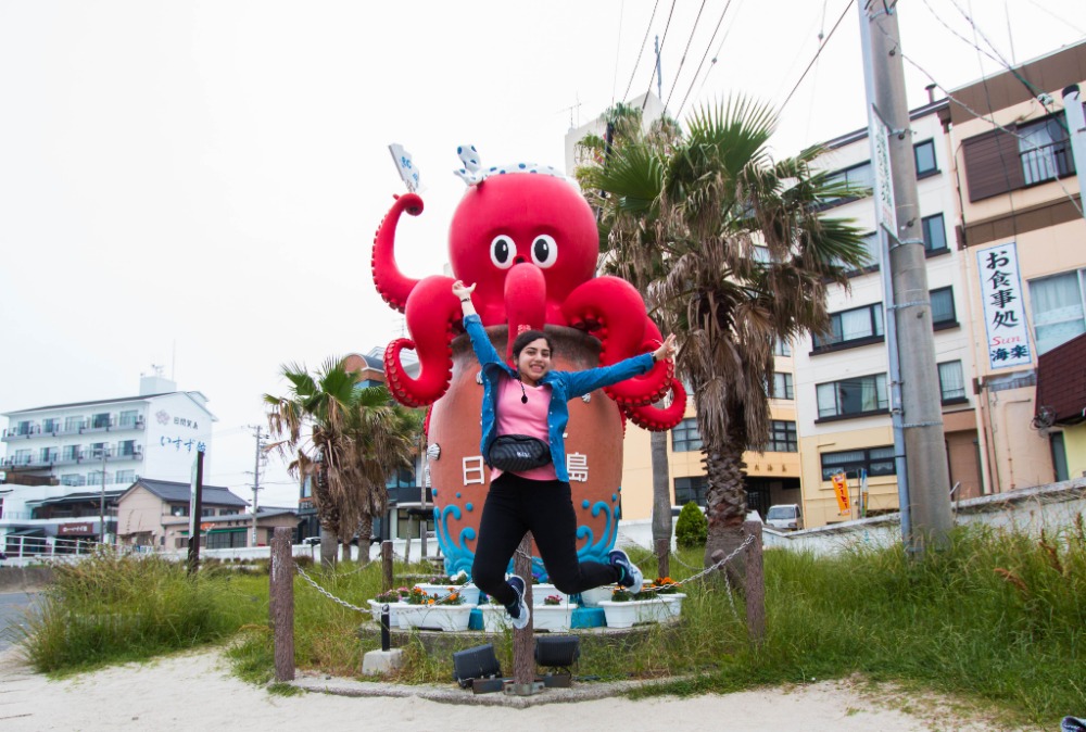 Smiling Octopus at the entrance of the Island