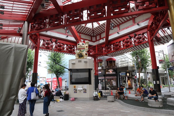 Maneki-neko Plaza