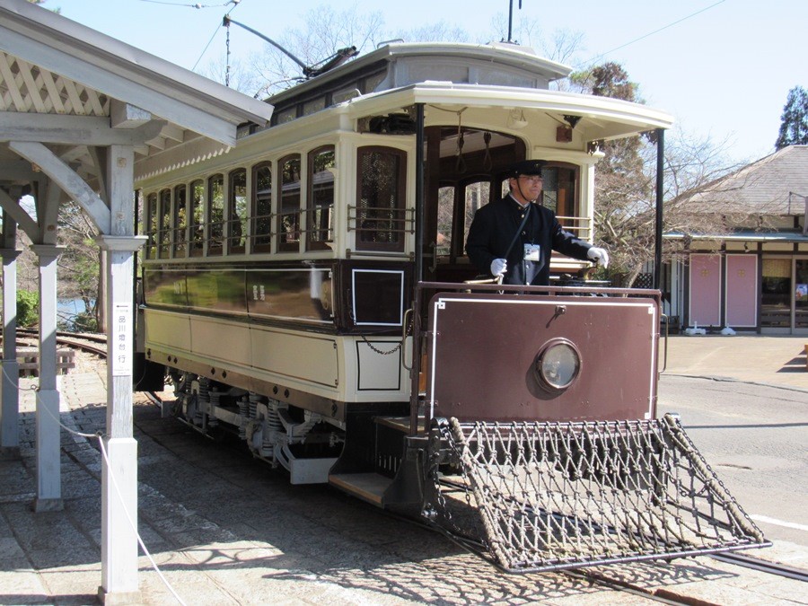 Experiencing Meiji-era conveyances