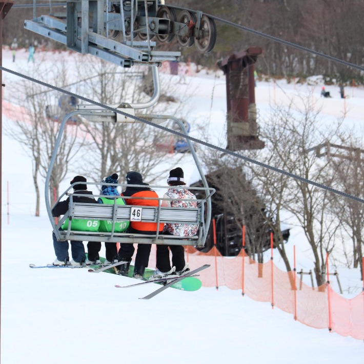 “Snowboard & Ski & Snow Play” package tour