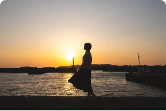夕暮れの港