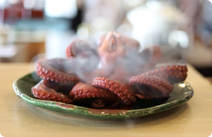 湯気の立つたこの料理