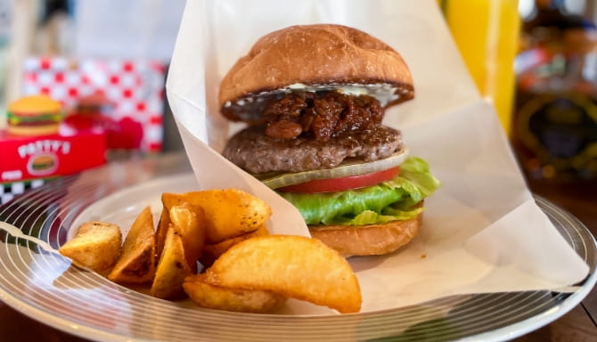 肉汁たっぷり絶品ハンバーガー