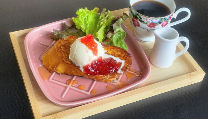 Ra.Ra CAFE+
